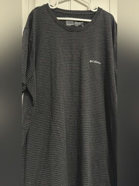 Columbia Men's Black Heathered Striped Short Sleeve Tee